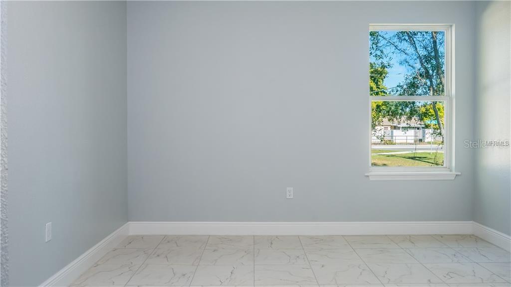 Image 5 of 11 For 401 Albatross Court B