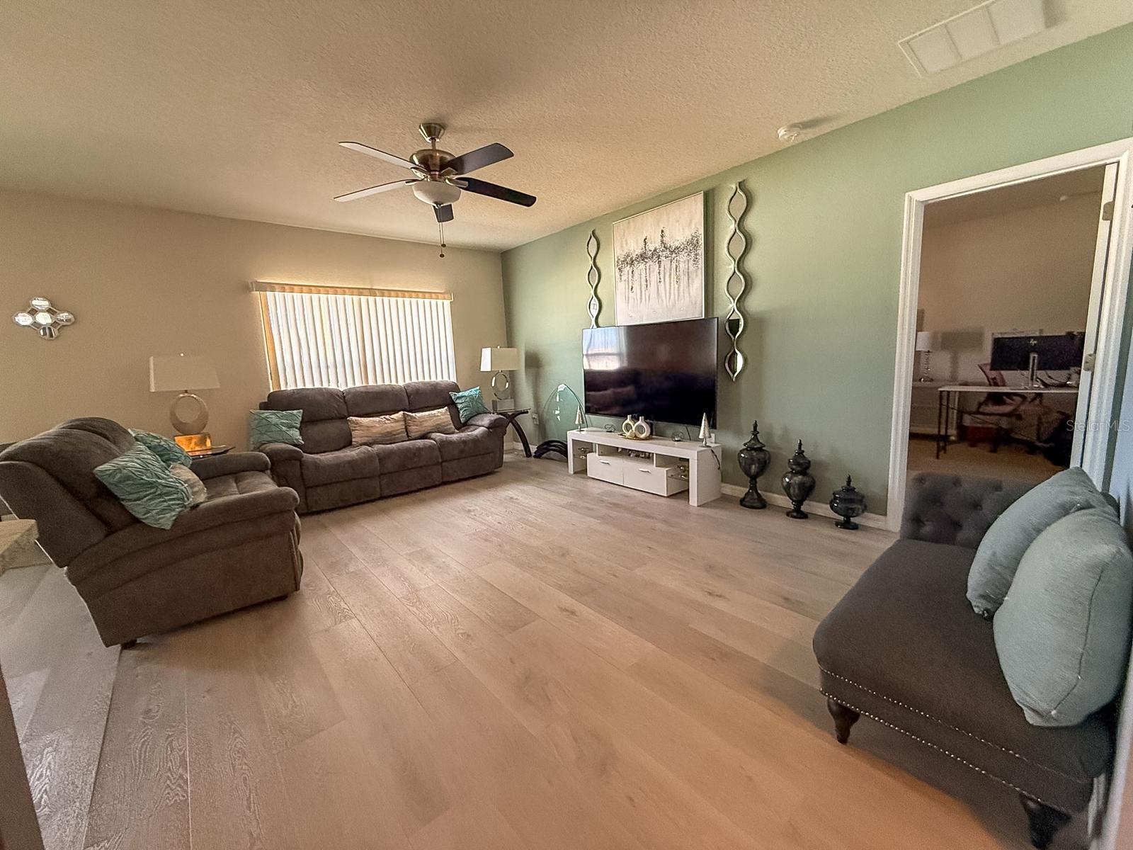 Image 15 of 35 For 188 Tanager Street