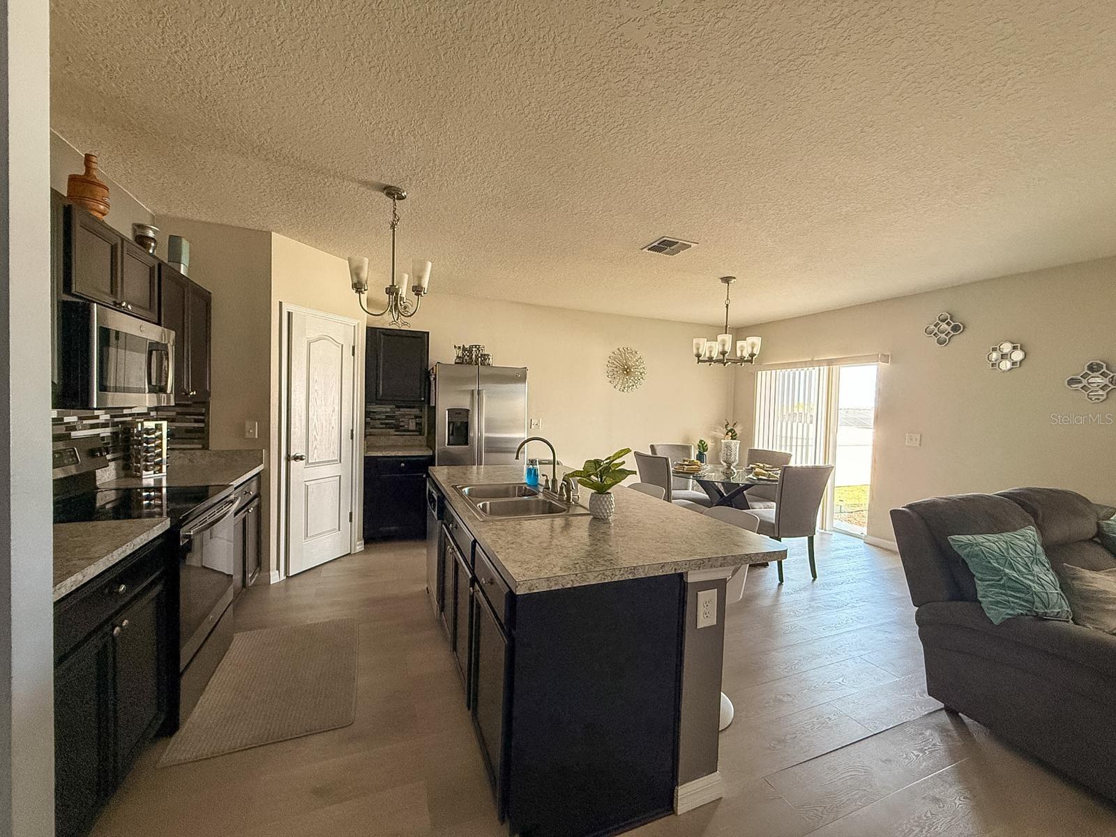 Image 18 of 35 For 188 Tanager Street