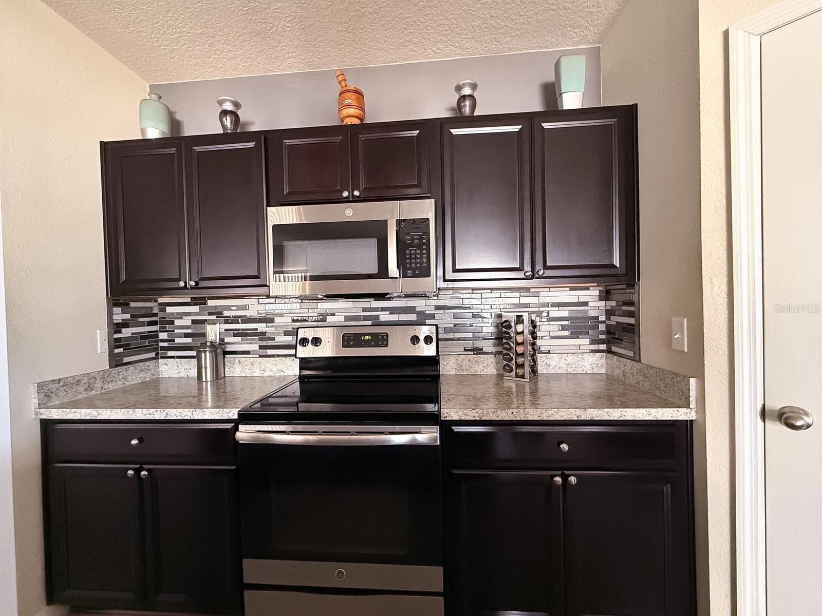 Image 21 of 35 For 188 Tanager Street