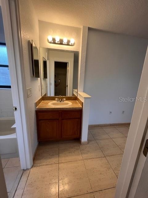 Image 14 of 27 For 2918 Semoran Boulevard 1