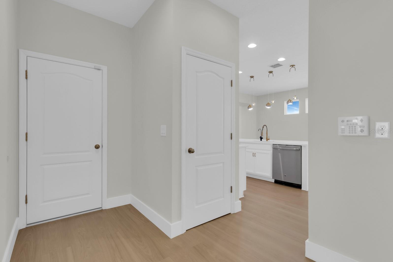 Image 21 of 53 For 15583 Hamlin Blossom Avenue