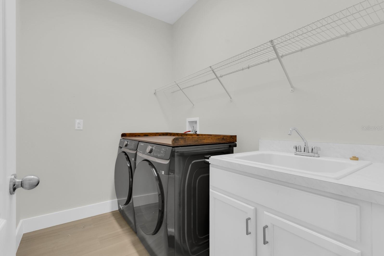 Image 23 of 53 For 15583 Hamlin Blossom Avenue