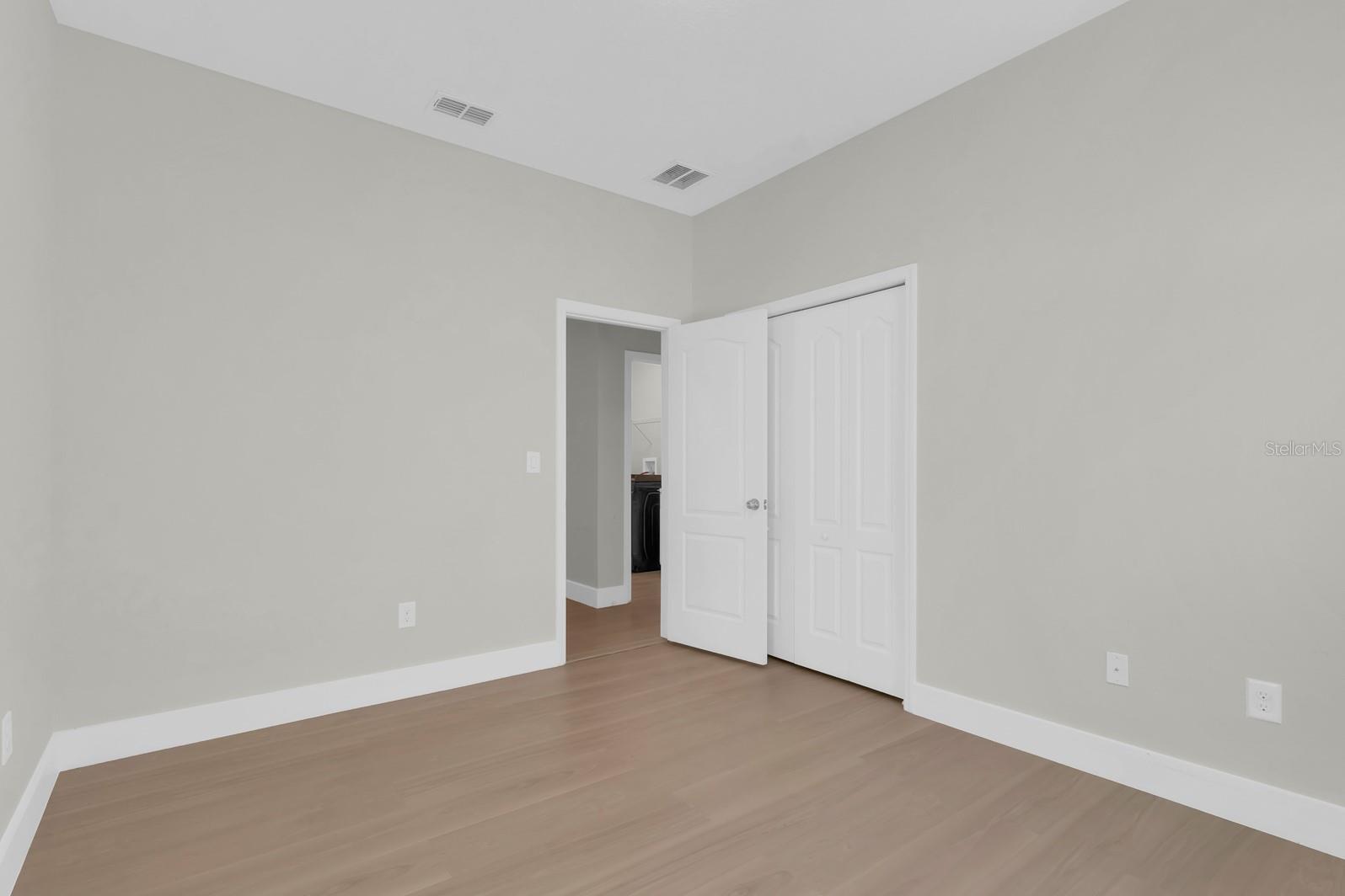 Image 24 of 53 For 15583 Hamlin Blossom Avenue