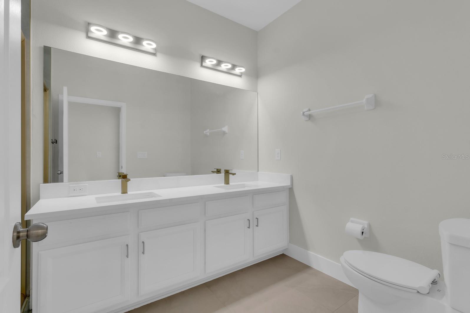 Image 26 of 53 For 15583 Hamlin Blossom Avenue