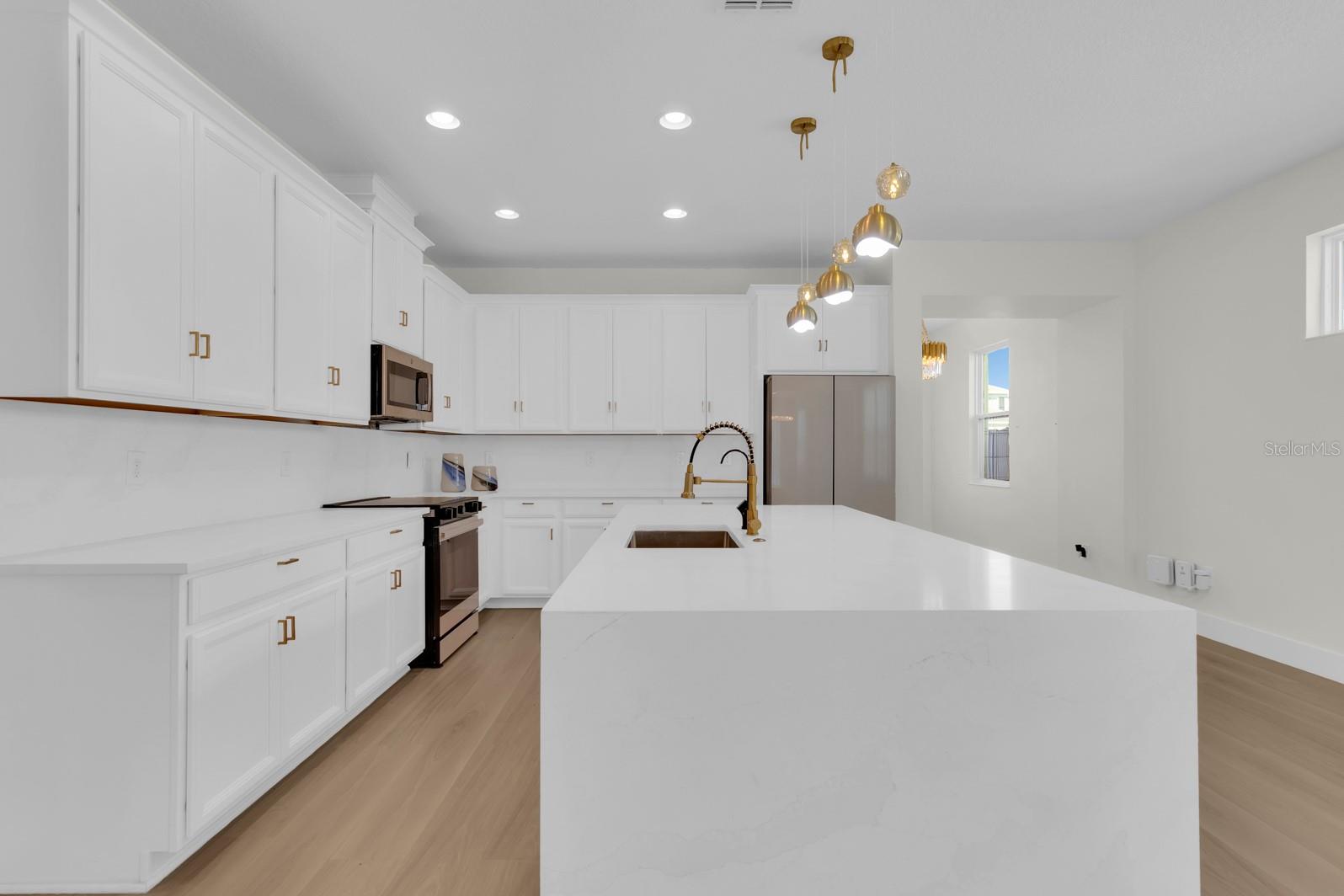 Image 9 of 53 For 15583 Hamlin Blossom Avenue