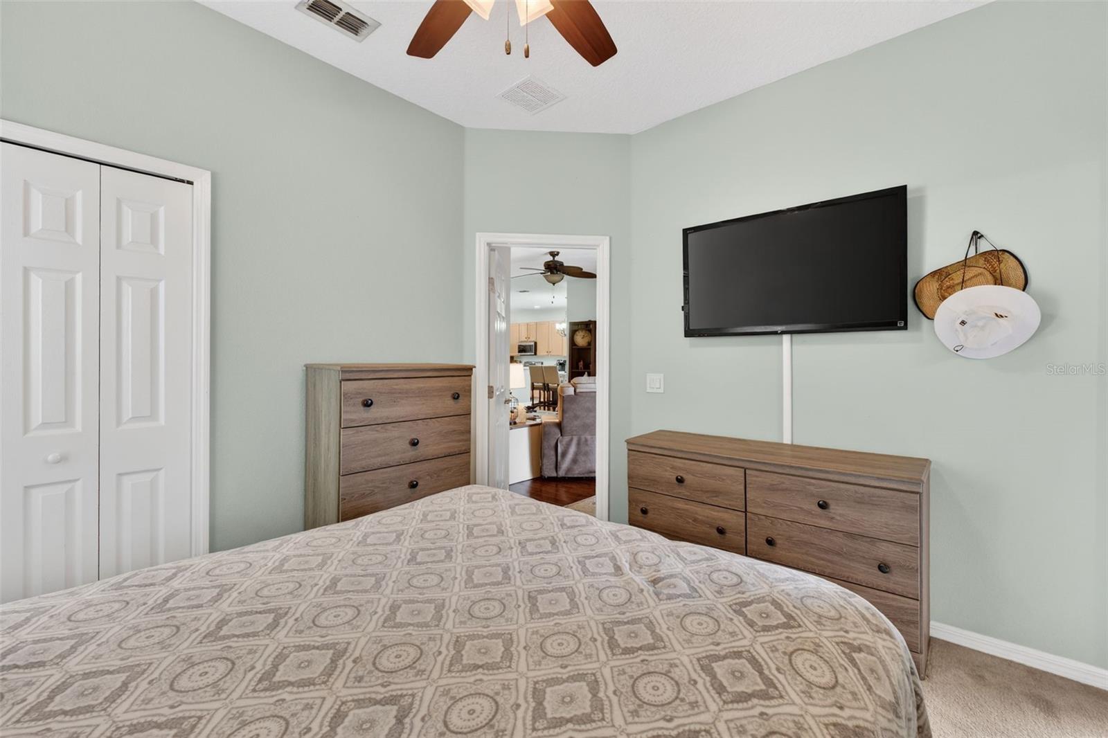 Image 41 of 82 For 117 Preston Avenue