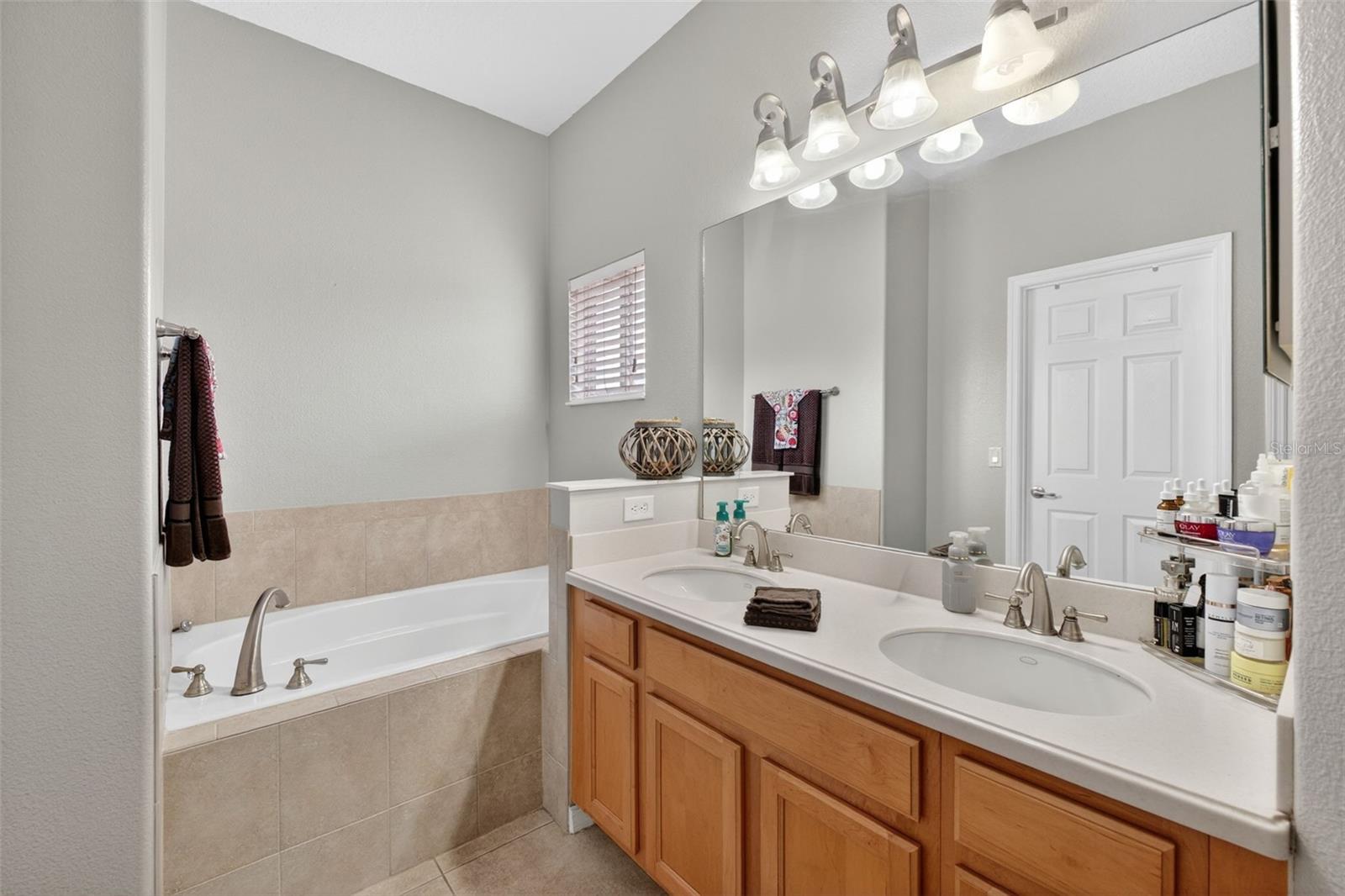 Image 55 of 82 For 117 Preston Avenue