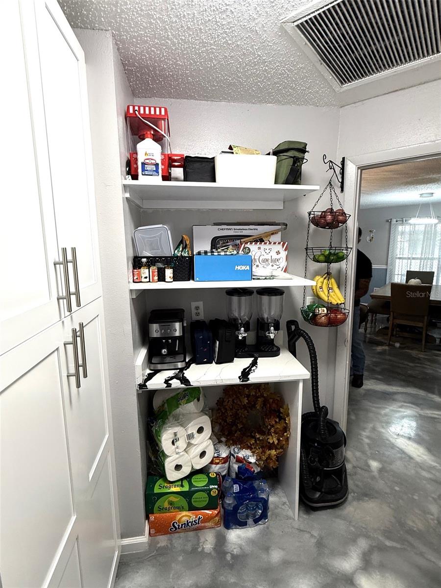 Image 11 of 42 For 2122 Winningway Streets