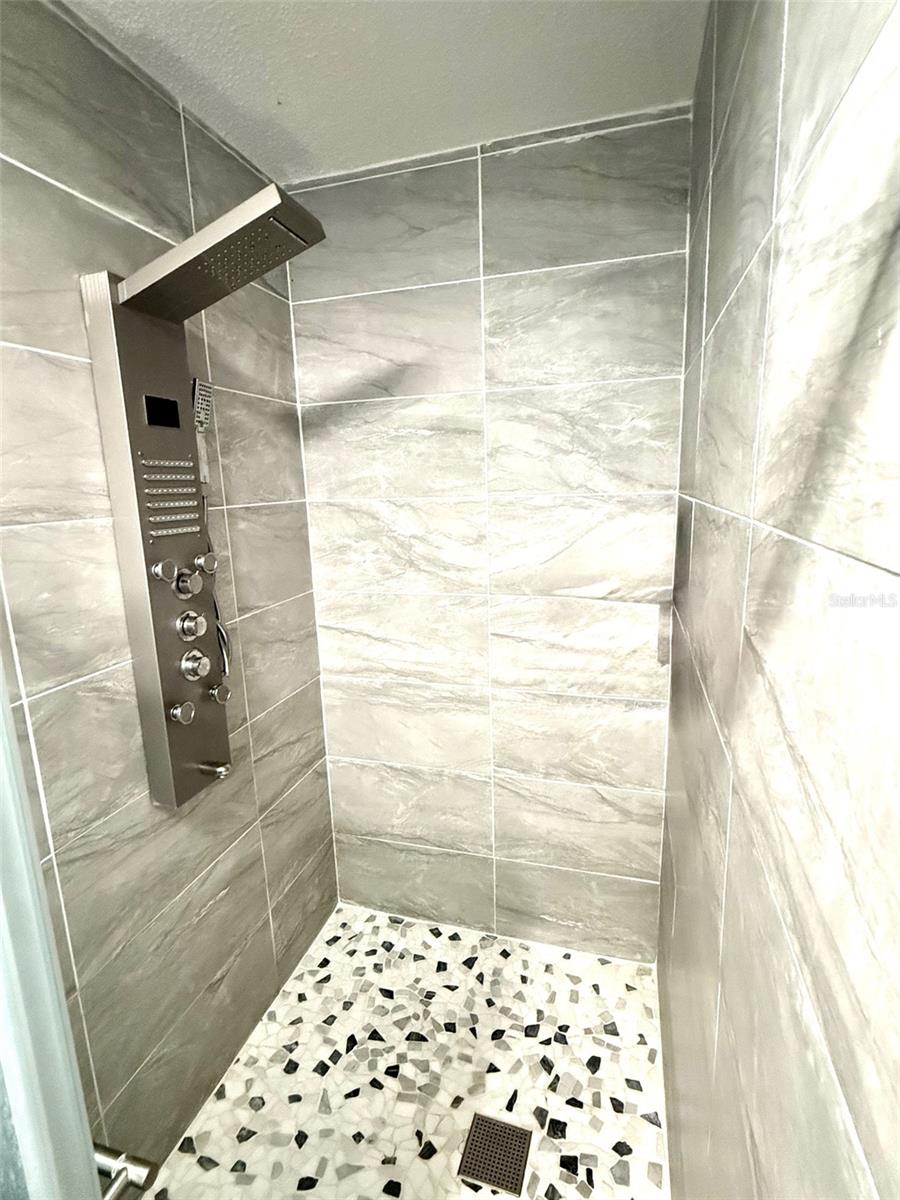 Image 19 of 42 For 2122 Winningway Streets