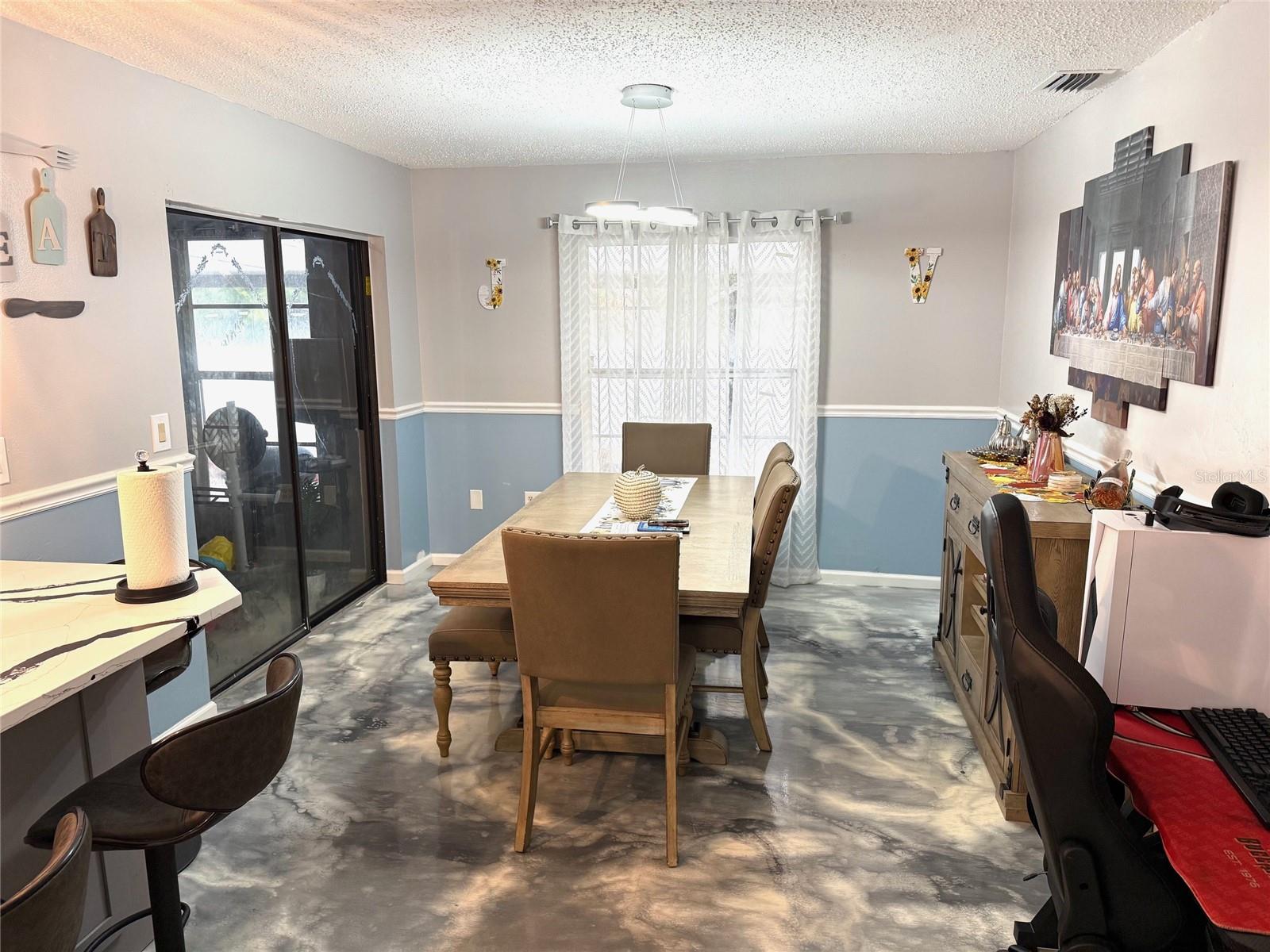 Image 9 of 42 For 2122 Winningway Streets