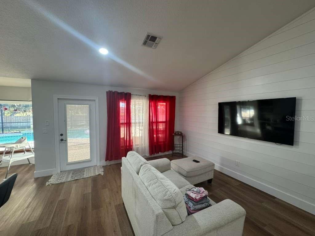 Image 8 of 28 For 2045 Jan Lan Boulevard