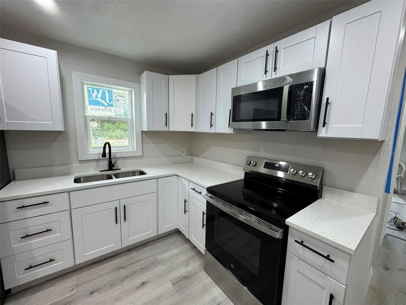 Image 8 of 12 For 2549 Olive Avenue