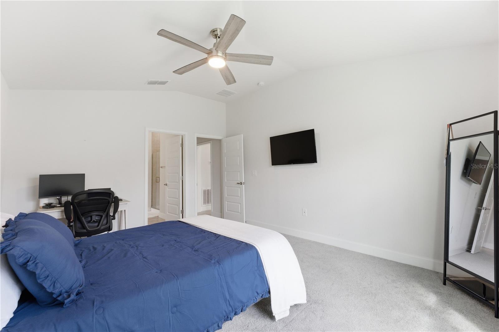 Image 16 of 38 For 111 Krenson Bay Loop