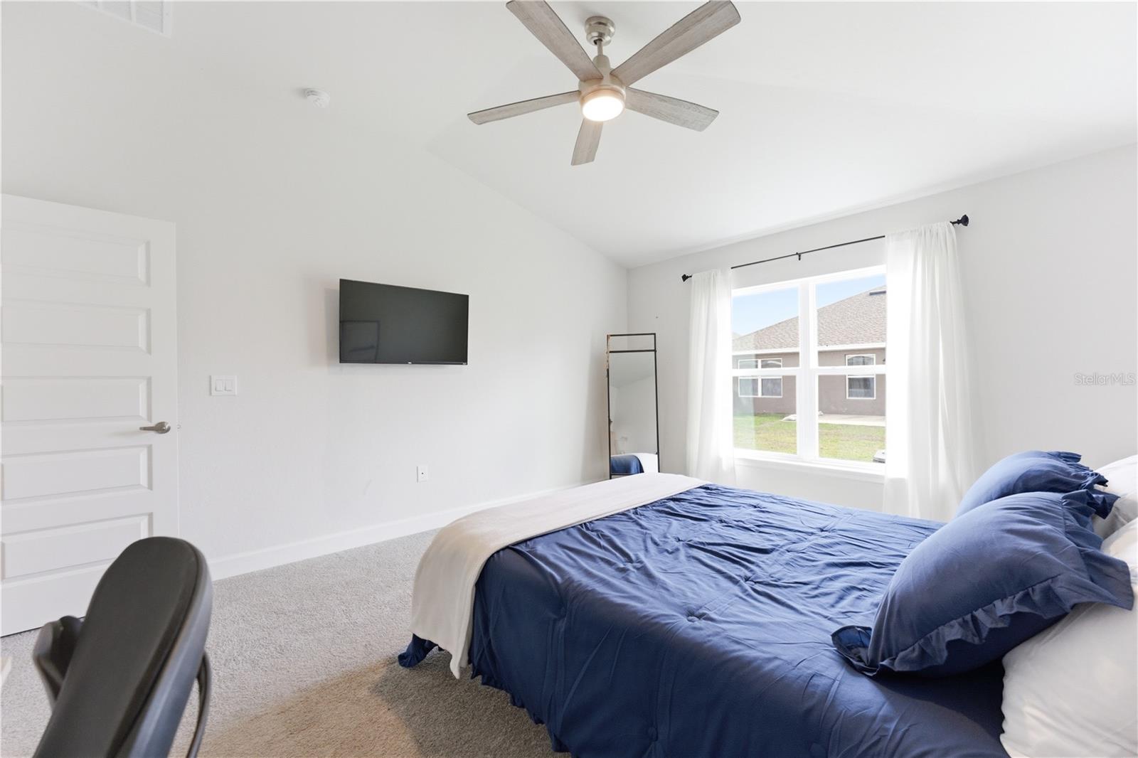 Image 17 of 38 For 111 Krenson Bay Loop