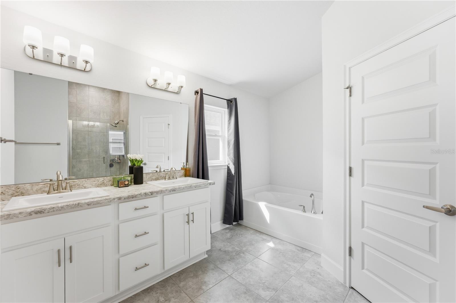 Image 18 of 38 For 111 Krenson Bay Loop