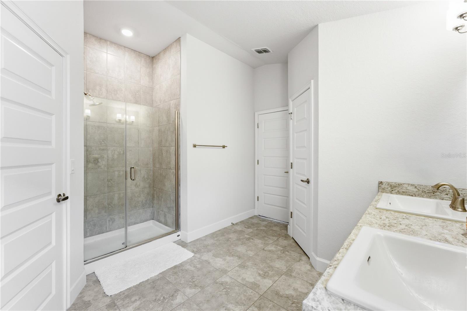 Image 19 of 38 For 111 Krenson Bay Loop