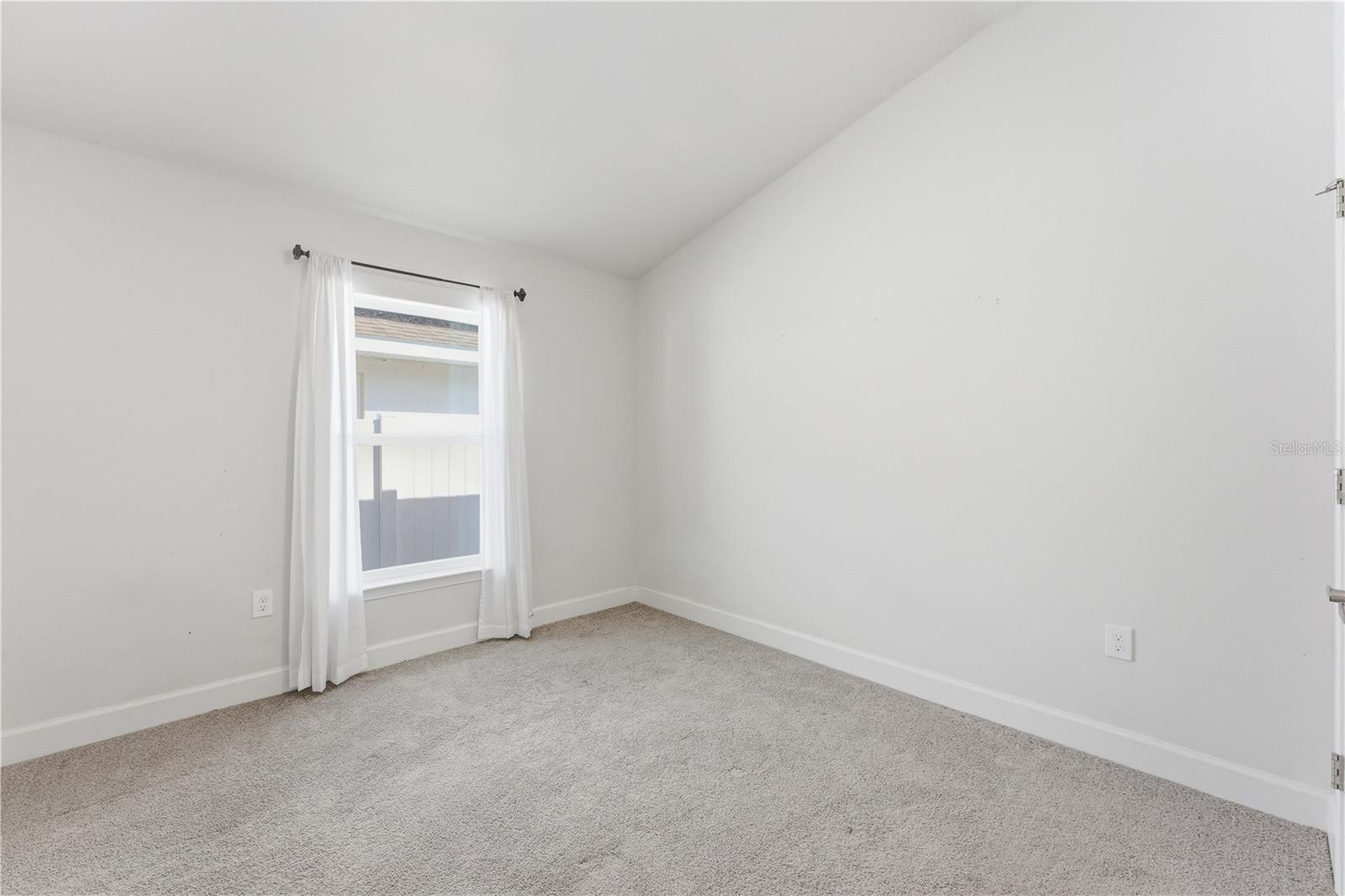 Image 27 of 38 For 111 Krenson Bay Loop