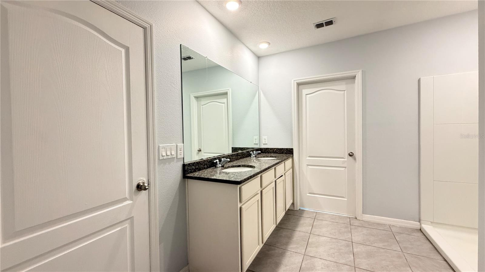 Image 27 of 30 For 1740 Shepherd Avenue