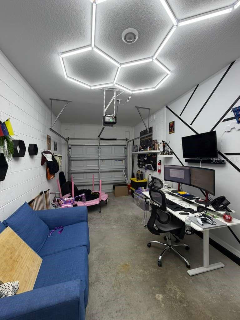 Image 23 of 27 For 3589 Anibal Street