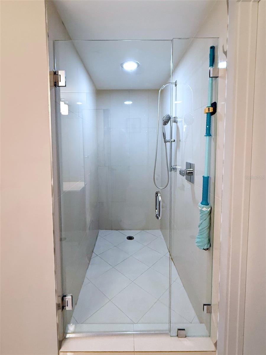 Image 24 of 35 For 5300 85th Avenue 1208