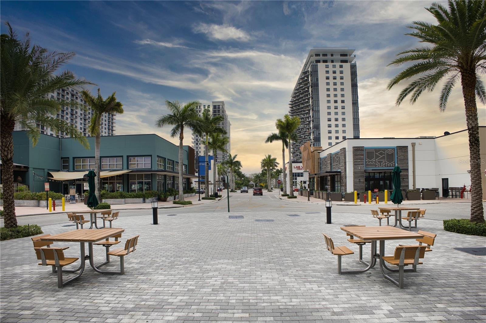 Image 3 of 35 For 5300 85th Avenue 1208