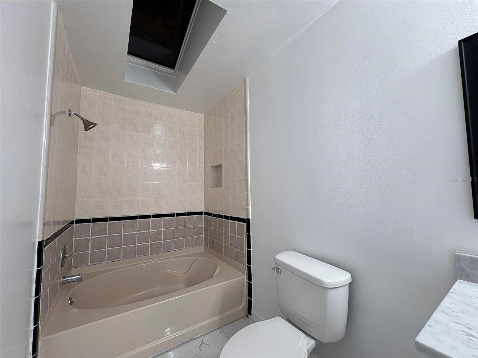 Image 12 of 22 For 1724 Foxhall Circle 1724