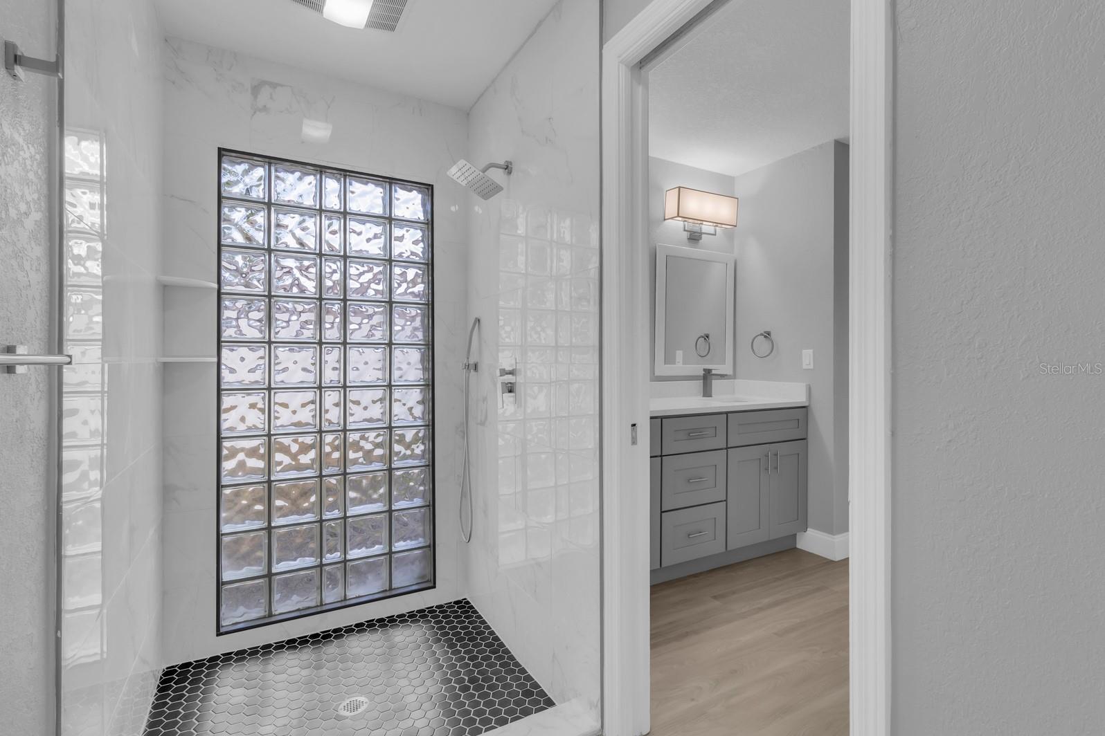 Image 21 of 50 For 1495 Skyline Drive