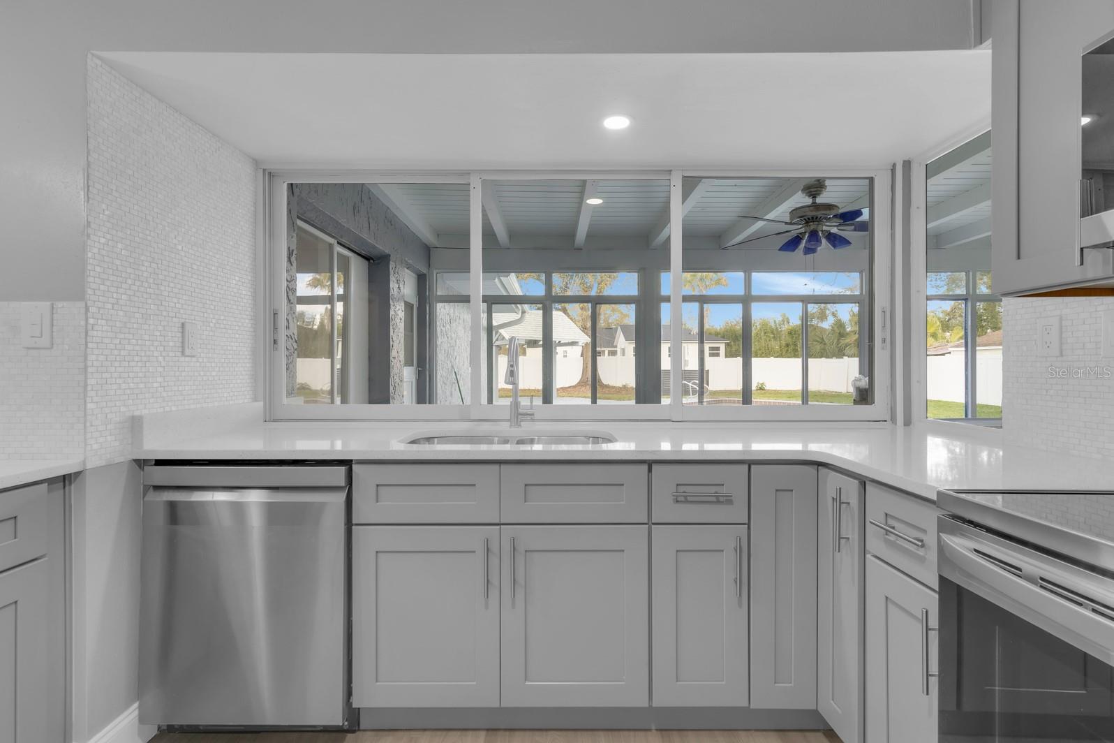 Image 25 of 50 For 1495 Skyline Drive