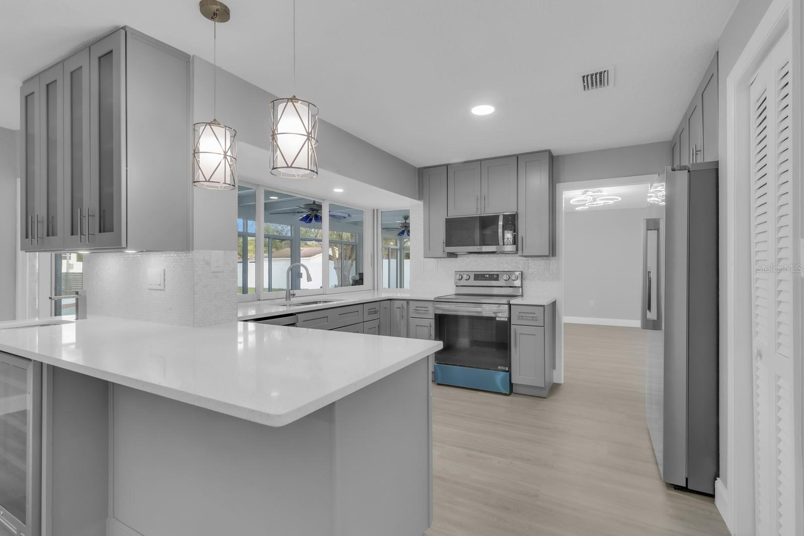 Image 27 of 50 For 1495 Skyline Drive