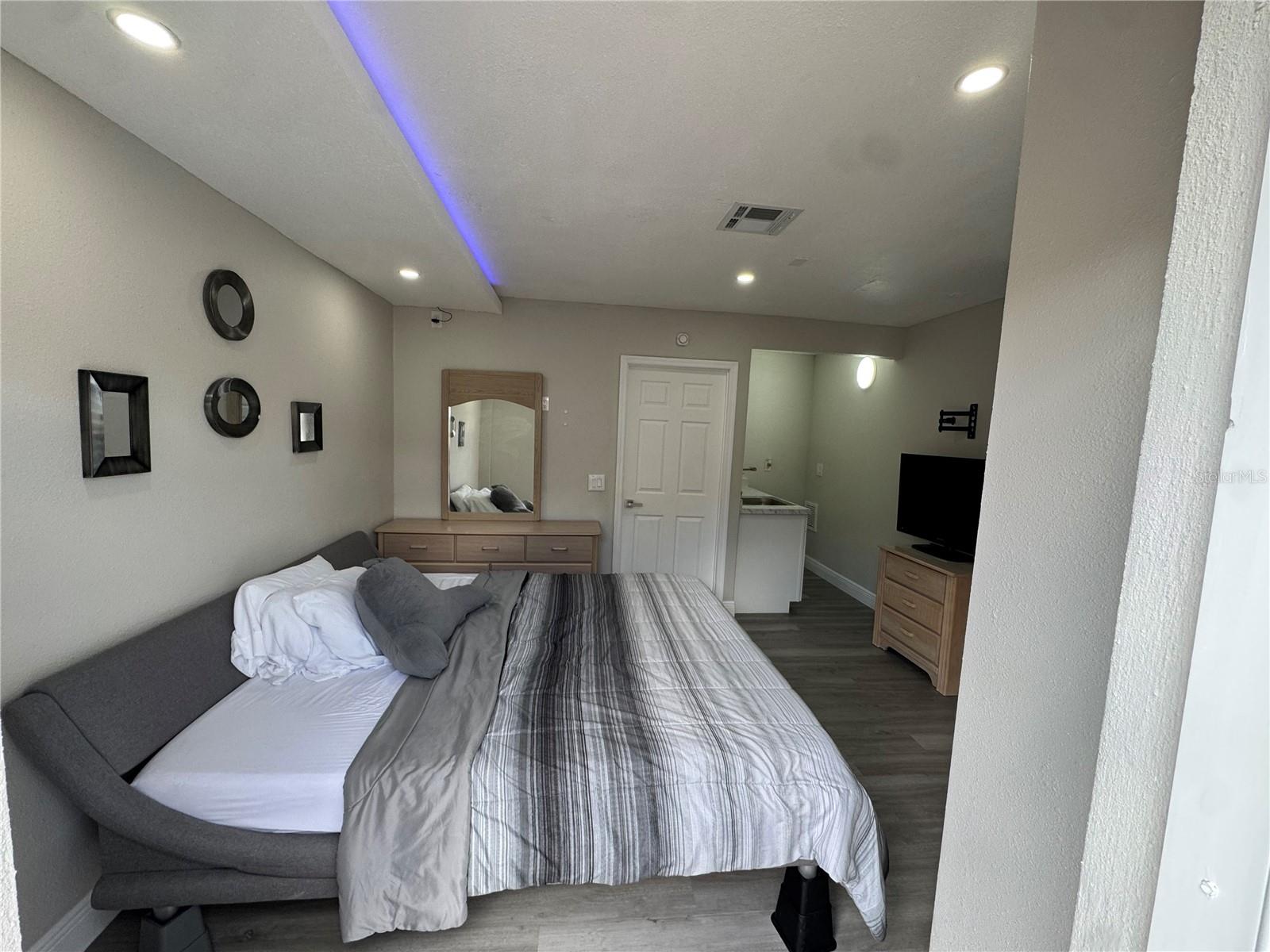 Image 2 of 7 For 2158 Marathon Court