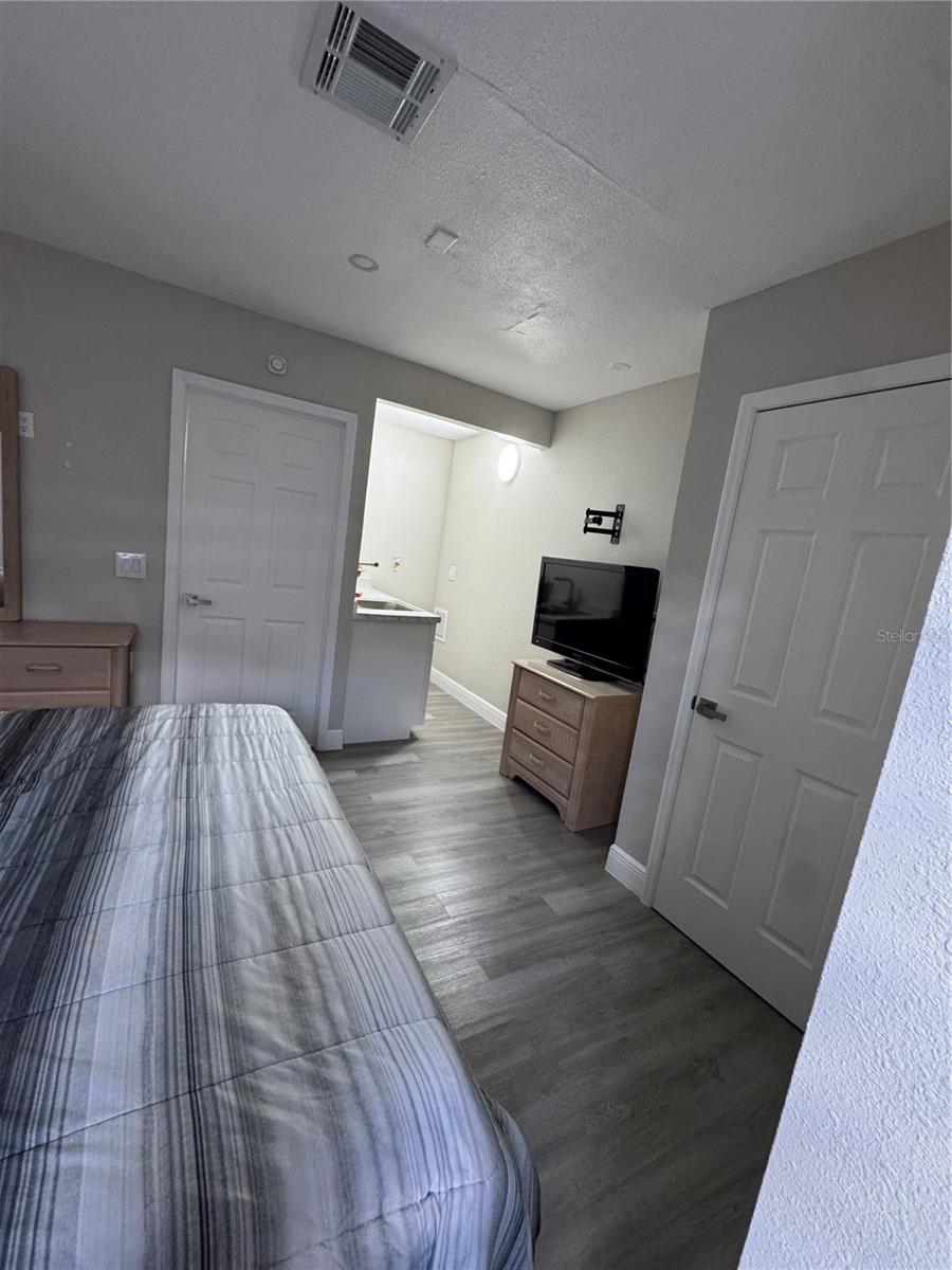 Image 3 of 7 For 2158 Marathon Court