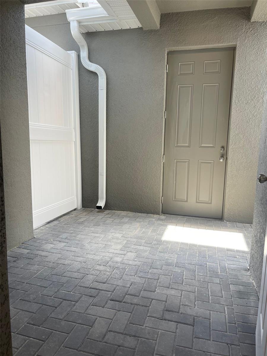 Image 13 of 19 For 1260 Stockwell Avenue