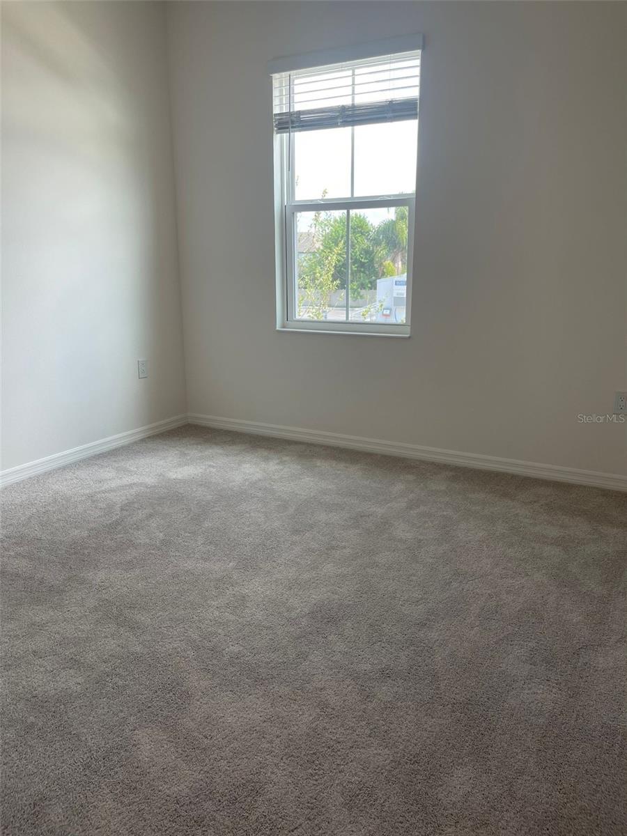 Image 17 of 19 For 1260 Stockwell Avenue