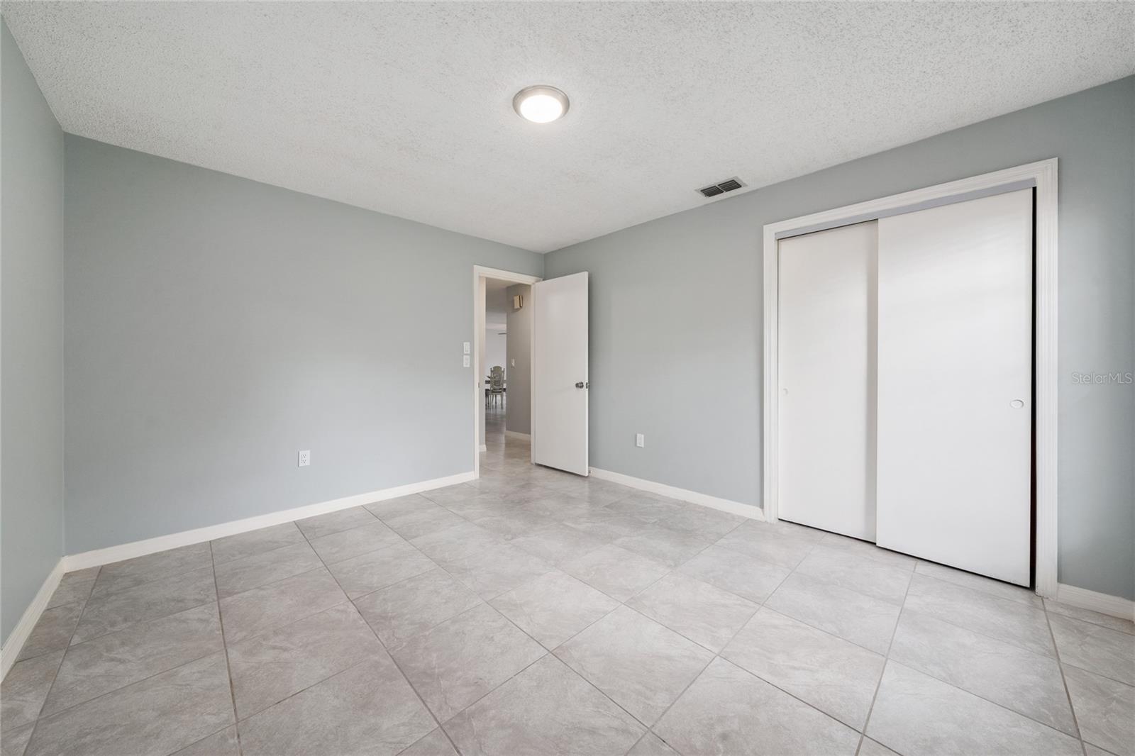 Image 12 of 24 For 4601 Navarre Avenue