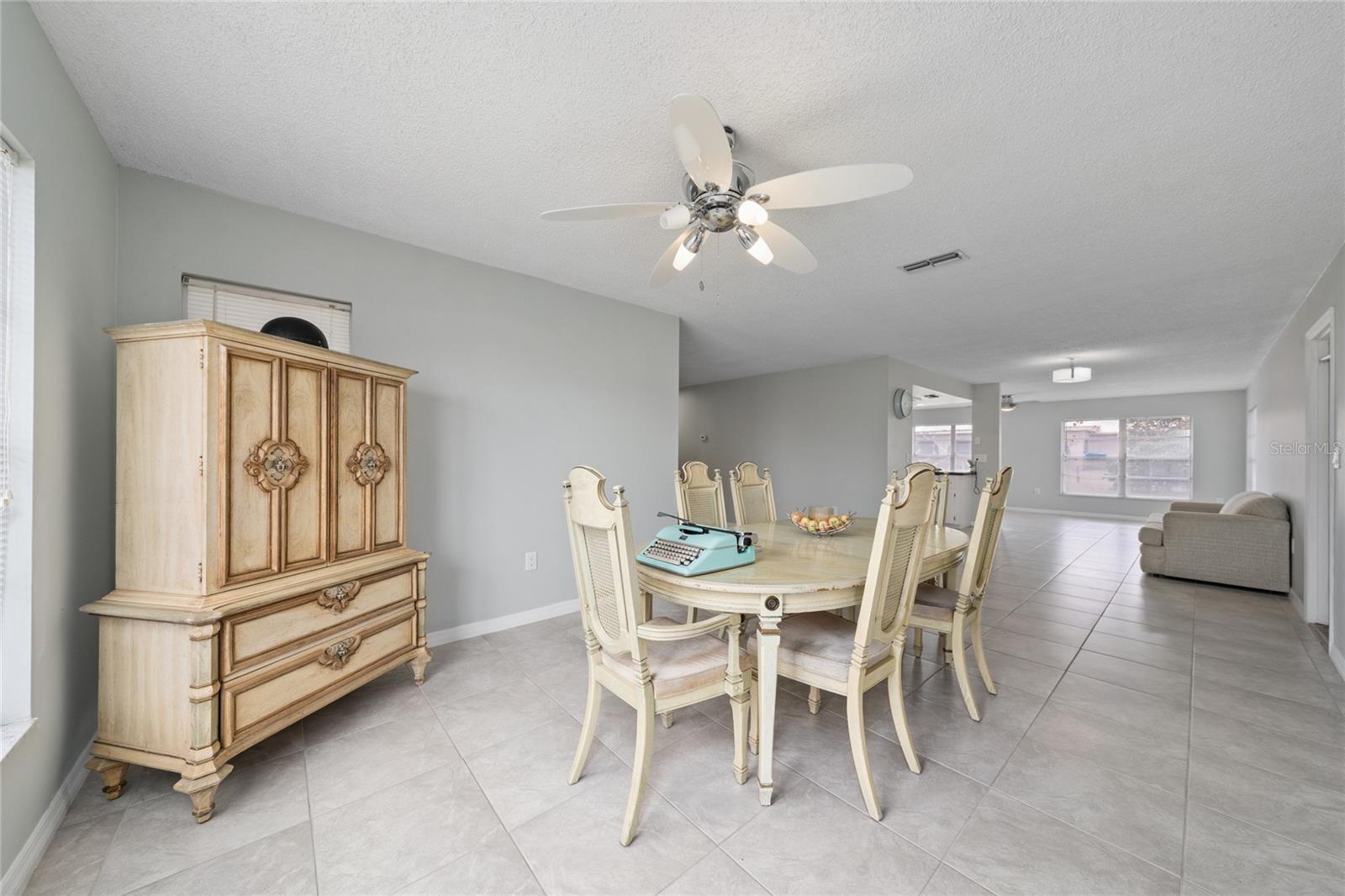 Image 14 of 24 For 4601 Navarre Avenue