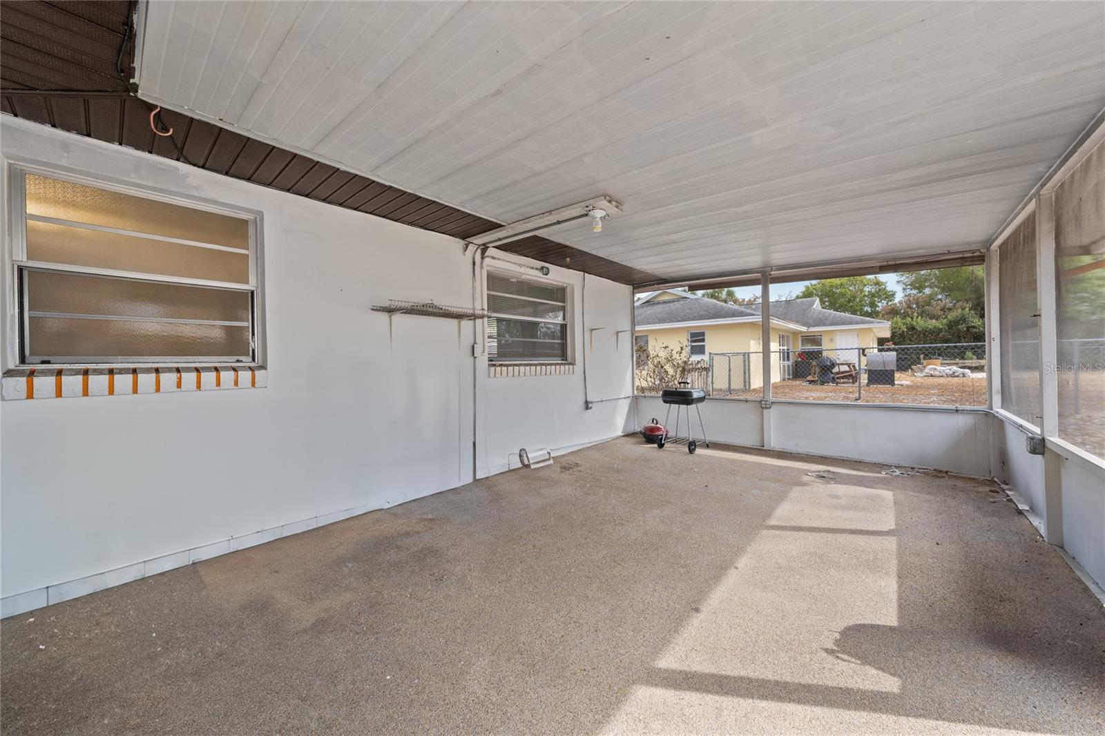 Image 19 of 24 For 4601 Navarre Avenue