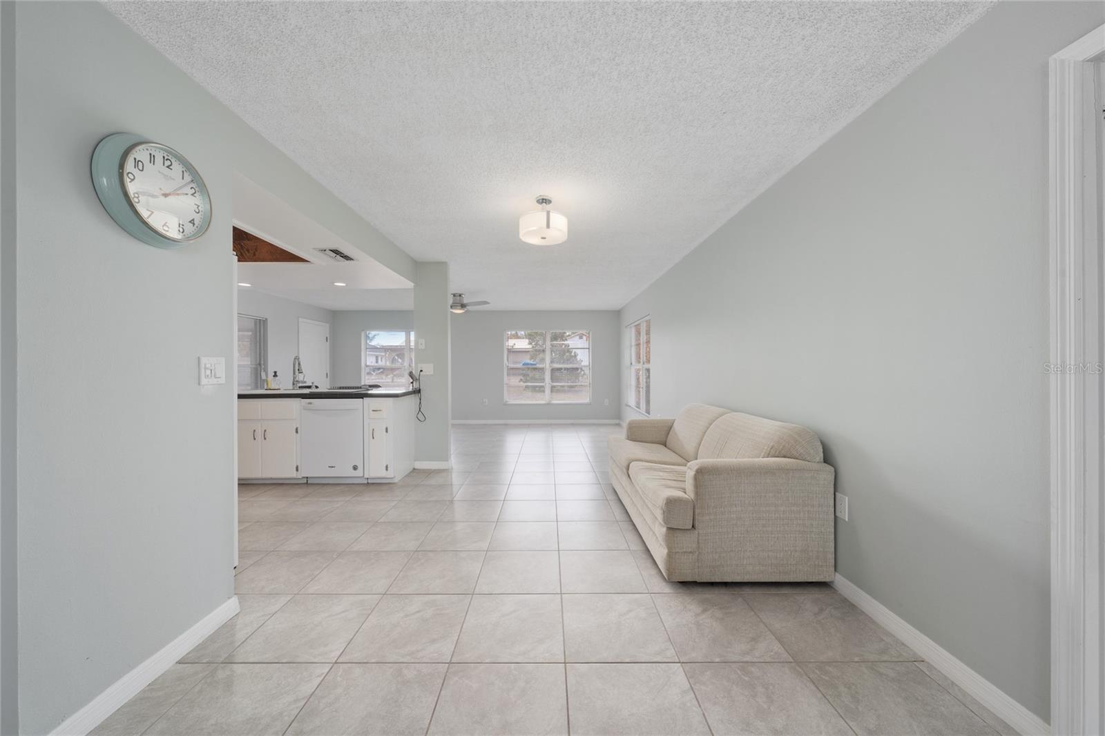 Image 4 of 24 For 4601 Navarre Avenue