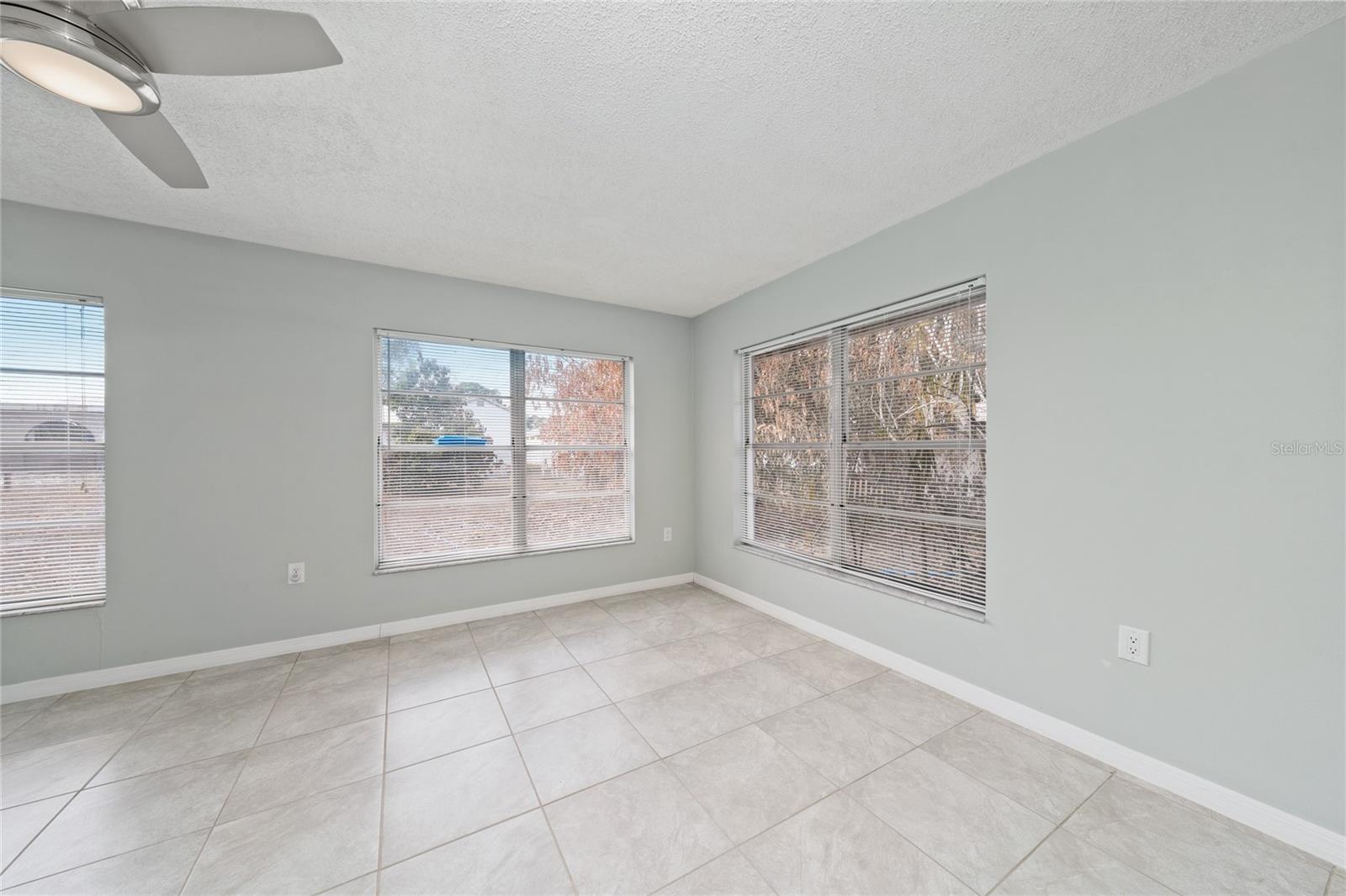 Image 7 of 24 For 4601 Navarre Avenue