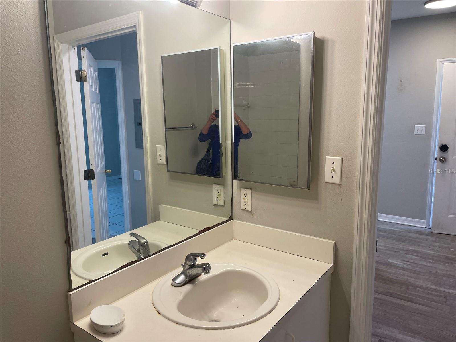 Image 9 of 12 For 522 Villa Del Sol Circle 201