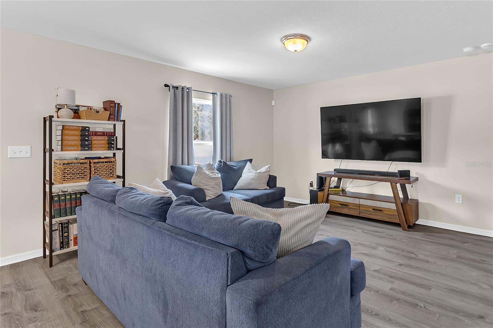 Image 7 of 34 For 313 Aster Court