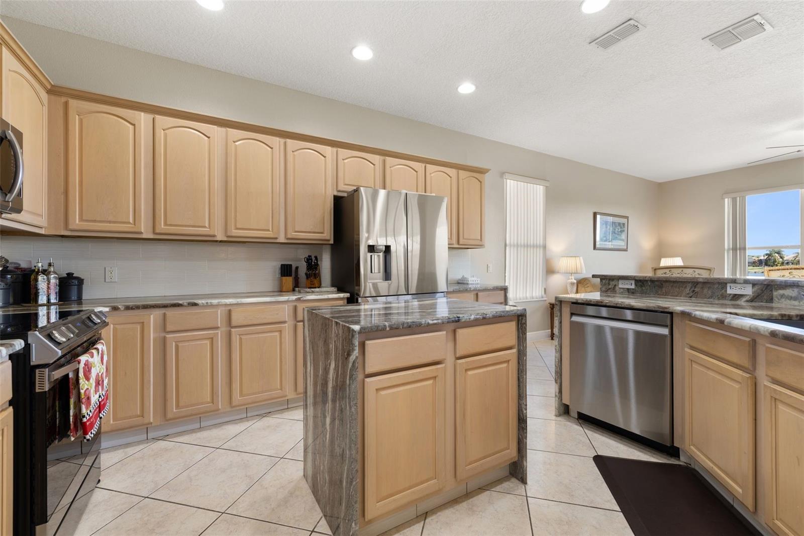 Image 21 of 99 For 2631 Captains Court