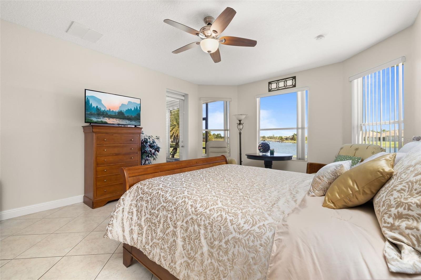 Image 28 of 99 For 2631 Captains Court