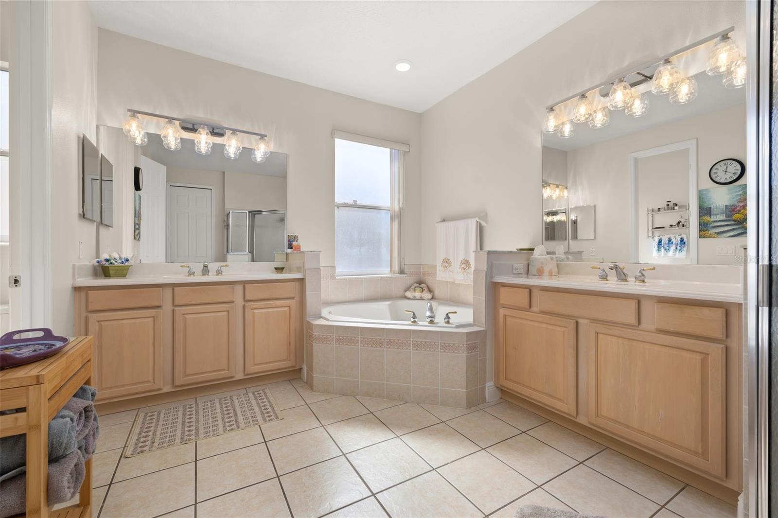 Image 31 of 99 For 2631 Captains Court