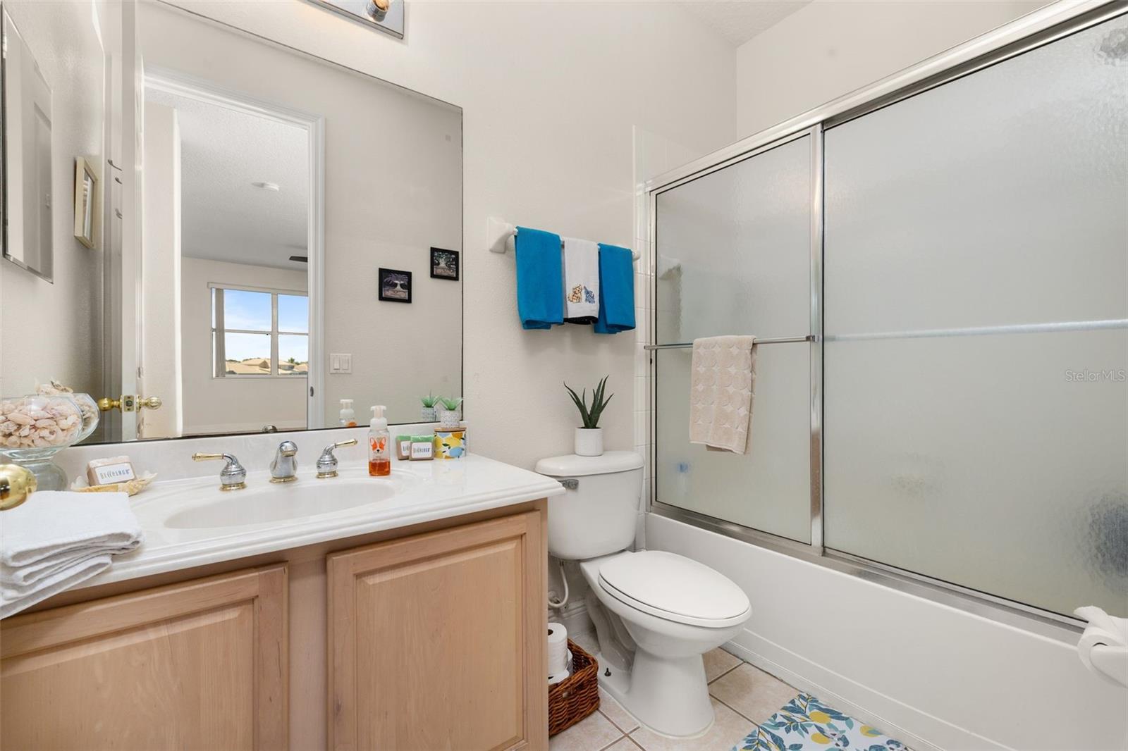 Image 53 of 99 For 2631 Captains Court