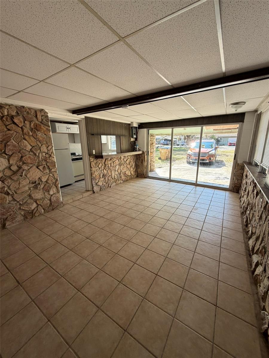 Image 12 of 33 For 719 Martin Street