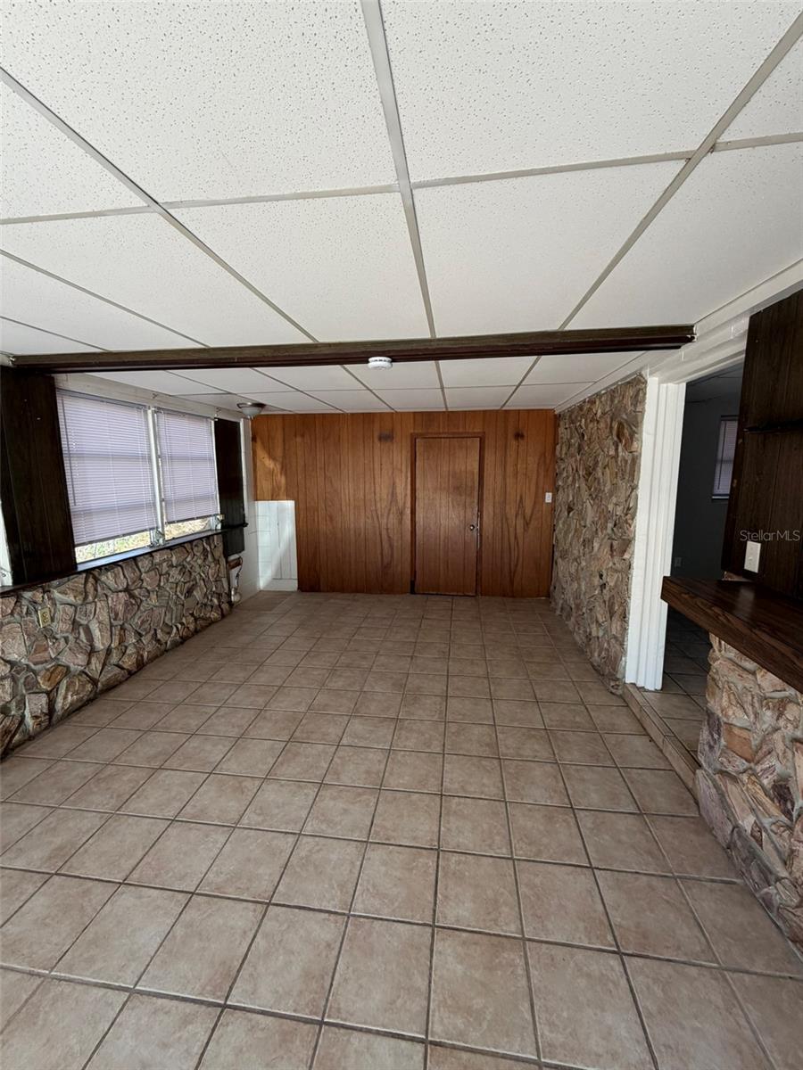 Image 15 of 33 For 719 Martin Street