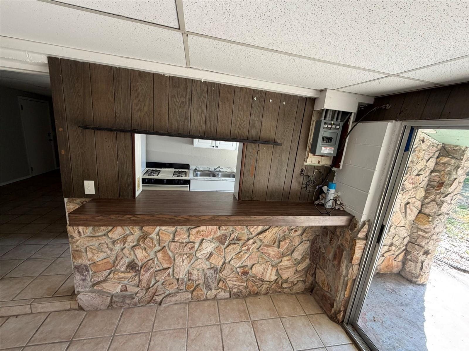 Image 16 of 33 For 719 Martin Street