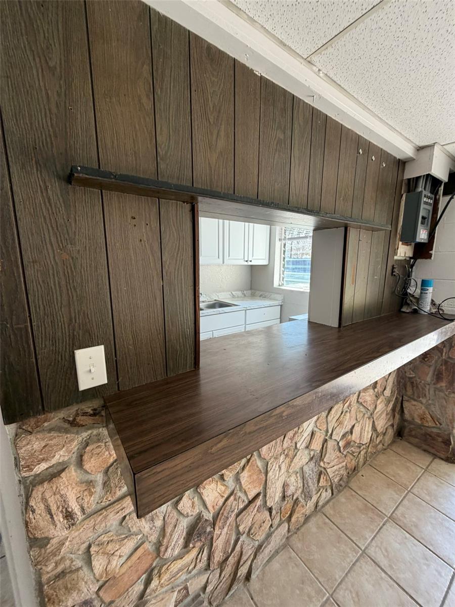 Image 18 of 33 For 719 Martin Street