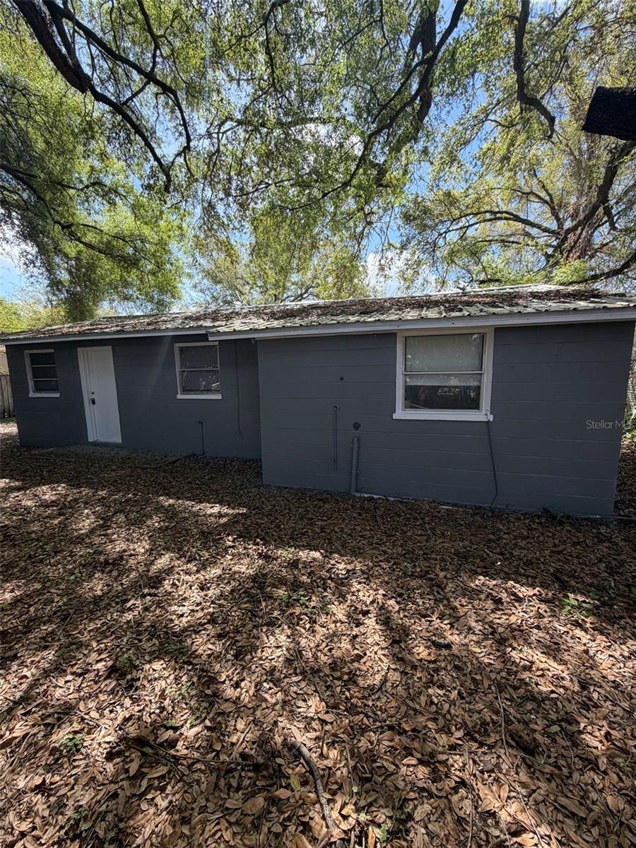 Image 28 of 33 For 719 Martin Street